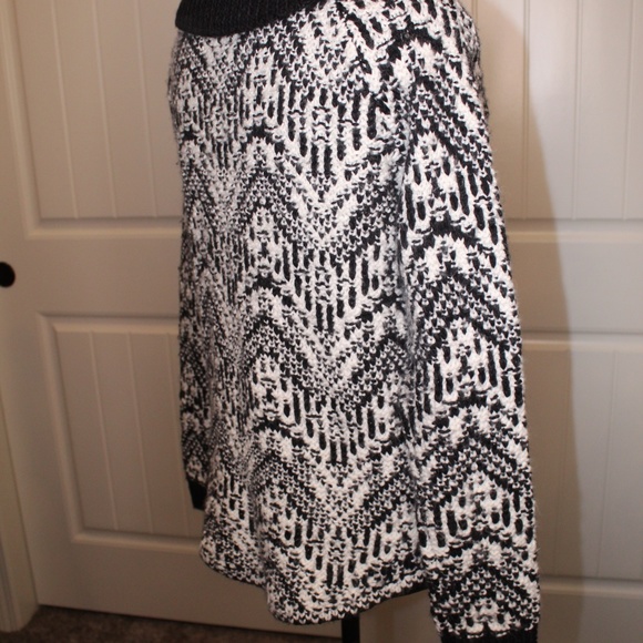 Abercrombie & Fitch Soft Cowl Neck Sweater - Picture 4 of 7